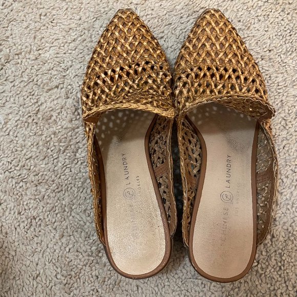 Chinese Laundry Mayflower Woven Sandal/Mule - Picture 2 of 10